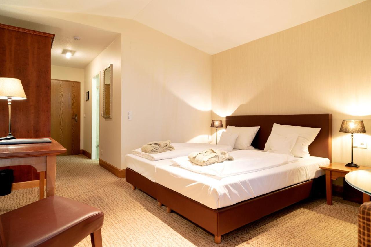 Waldhotel Tannenhaeuschen 베젤 외부 사진