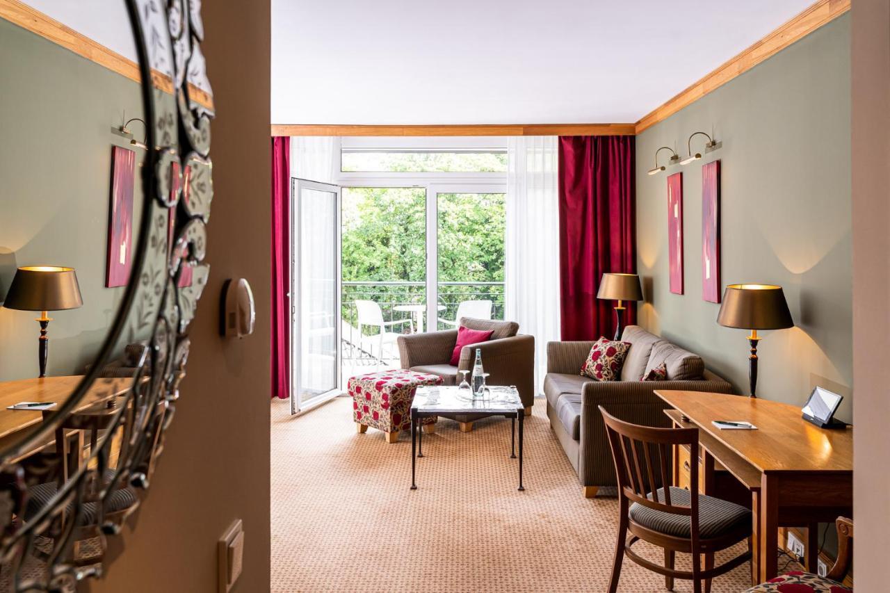 Waldhotel Tannenhaeuschen 베젤 외부 사진