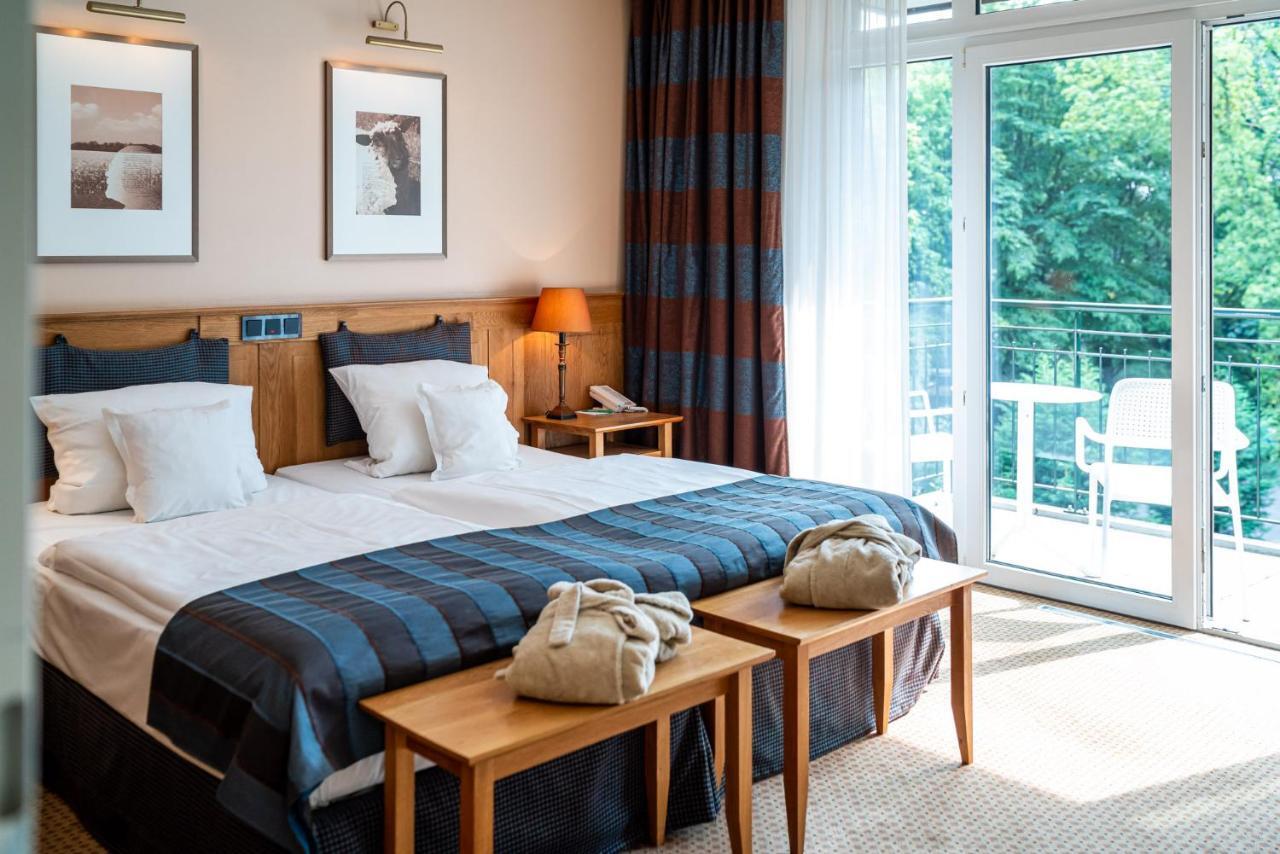 Waldhotel Tannenhaeuschen 베젤 외부 사진