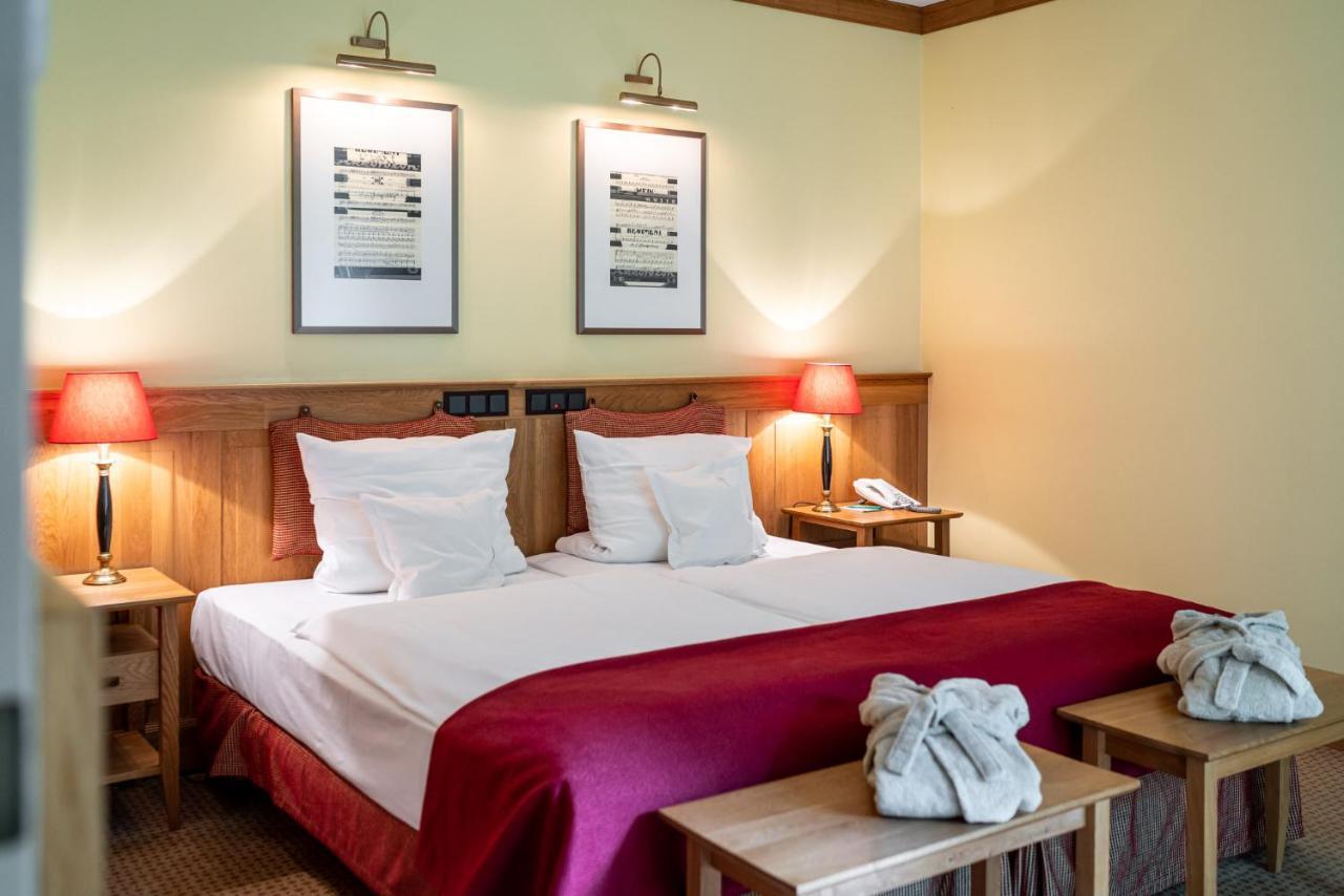 Waldhotel Tannenhaeuschen 베젤 외부 사진